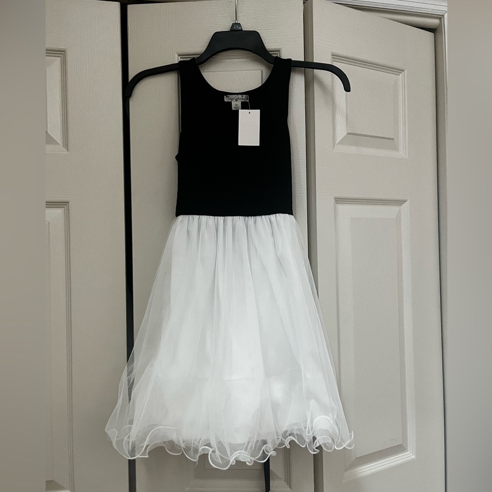 NWT - Knitworks Girls Size 12 Black & White Flowy Party Dress